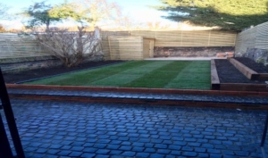 000012373330Small Garden Makeover E10